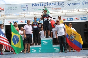 marat-podio-fem-080201